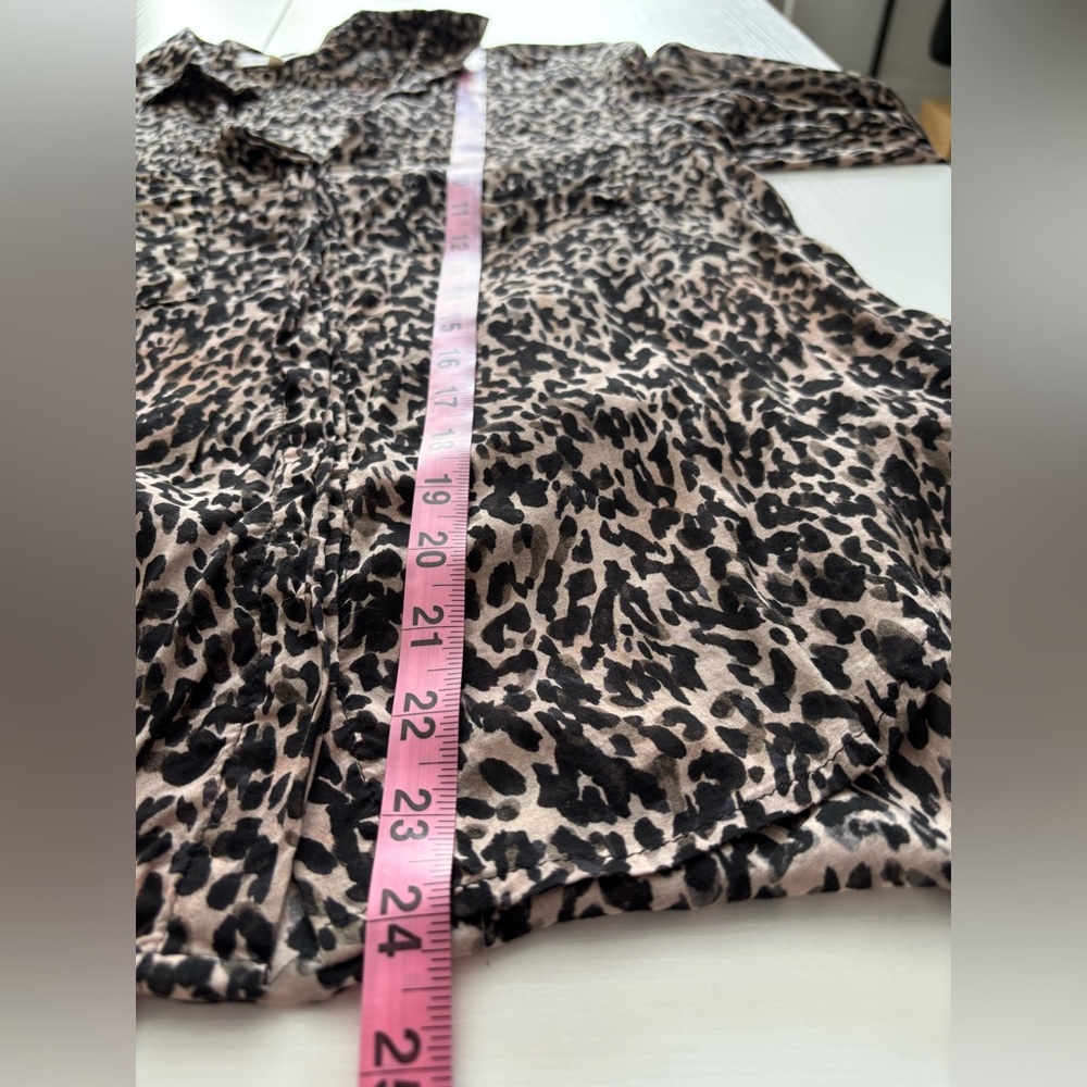 Bella Dahl Animal Print Button Down Short Size S - Picture 6 of 6